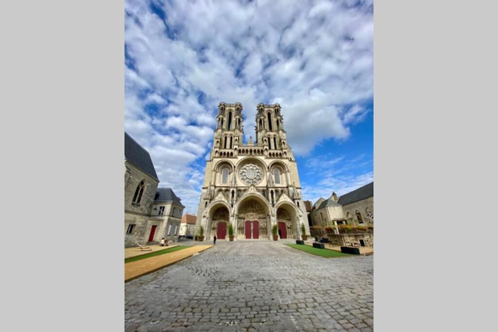 Le Belle Vue St Marcel Apartment Laon Exterior photo